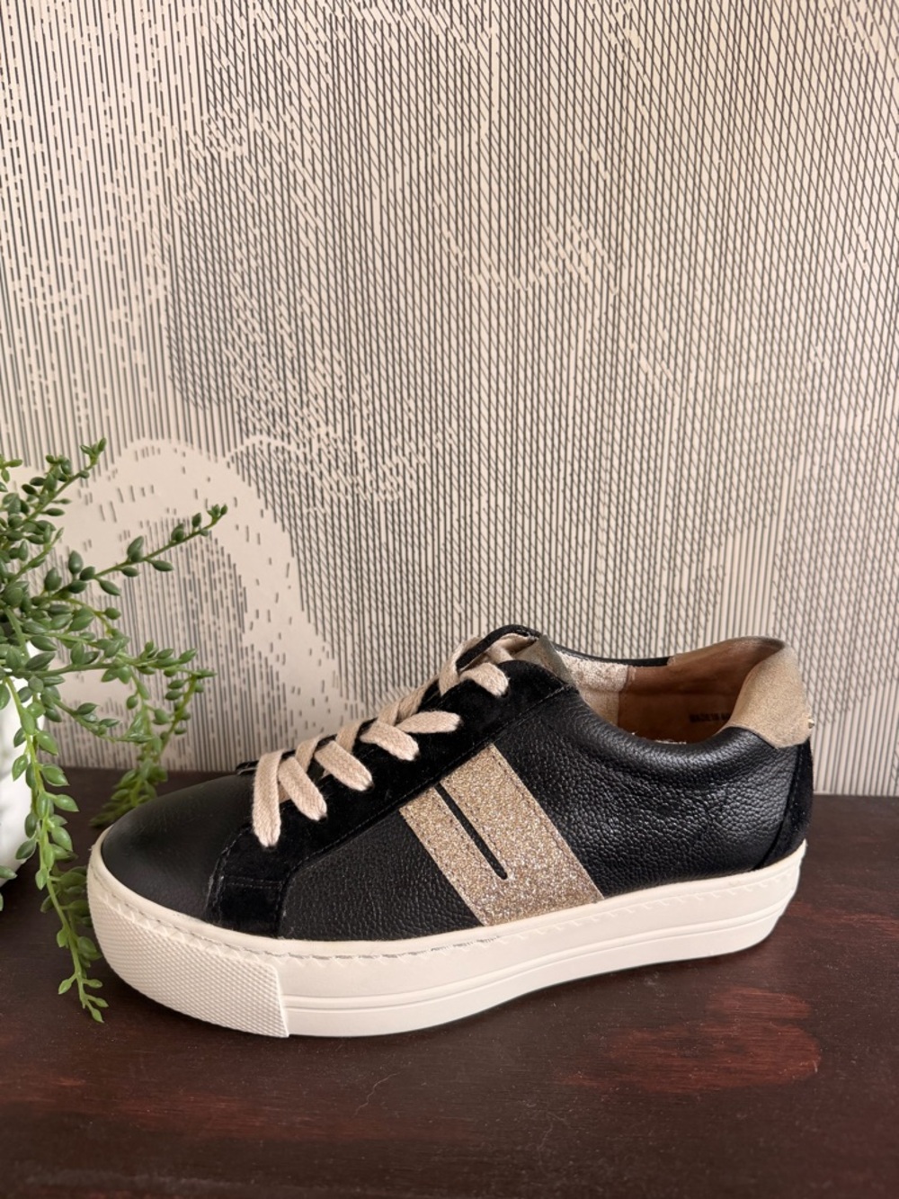 Paul Green Dove Platform Black Glitter Sneaker - Sz 3 UK / US Sz 5.5